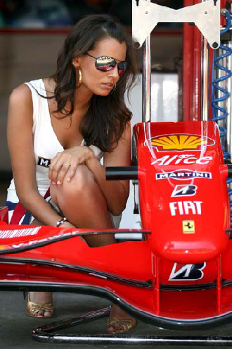 Formula 1 Pit Babe